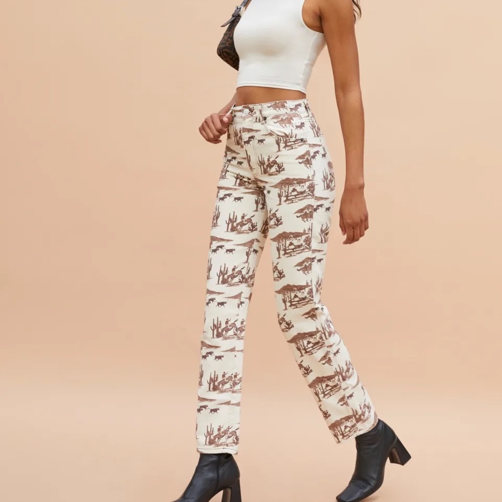 Reformation Sonora High Rise Straight Jeans in desert Sand. Size 28